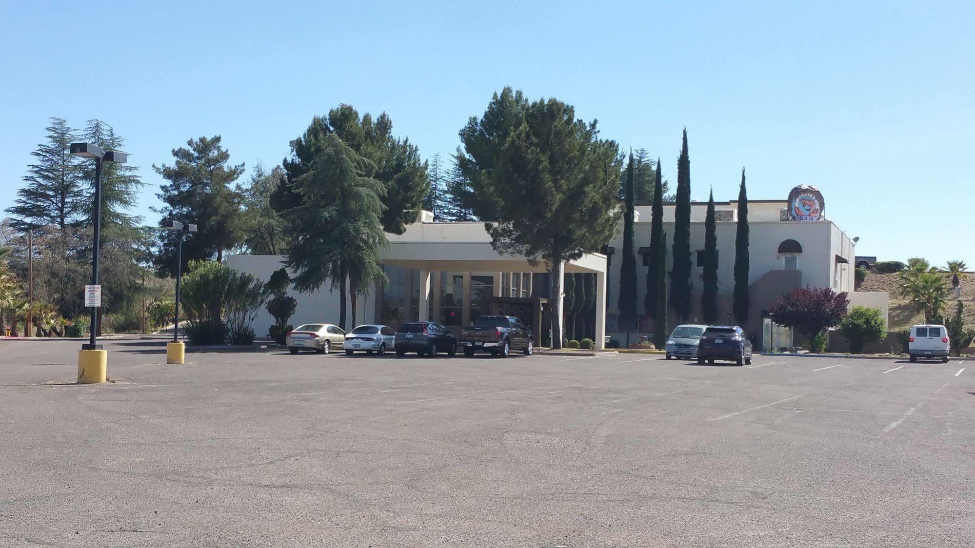 Mariposa Hotel Nogales Exteriör bild